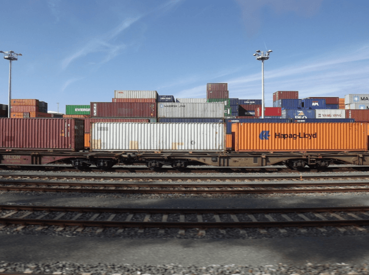 Why Industrial Businesses Chose Rail Freight for Bulk Material Shipments
